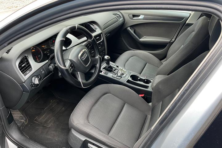 Sølv Audi A4 fra 2011