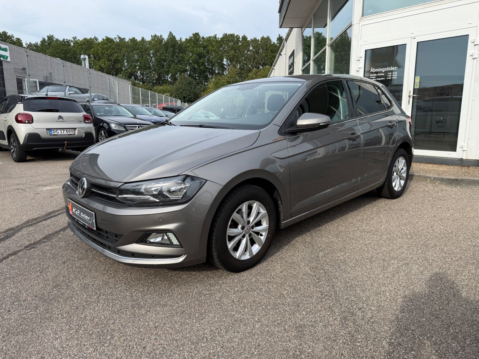Grå VW Polo fra 2019