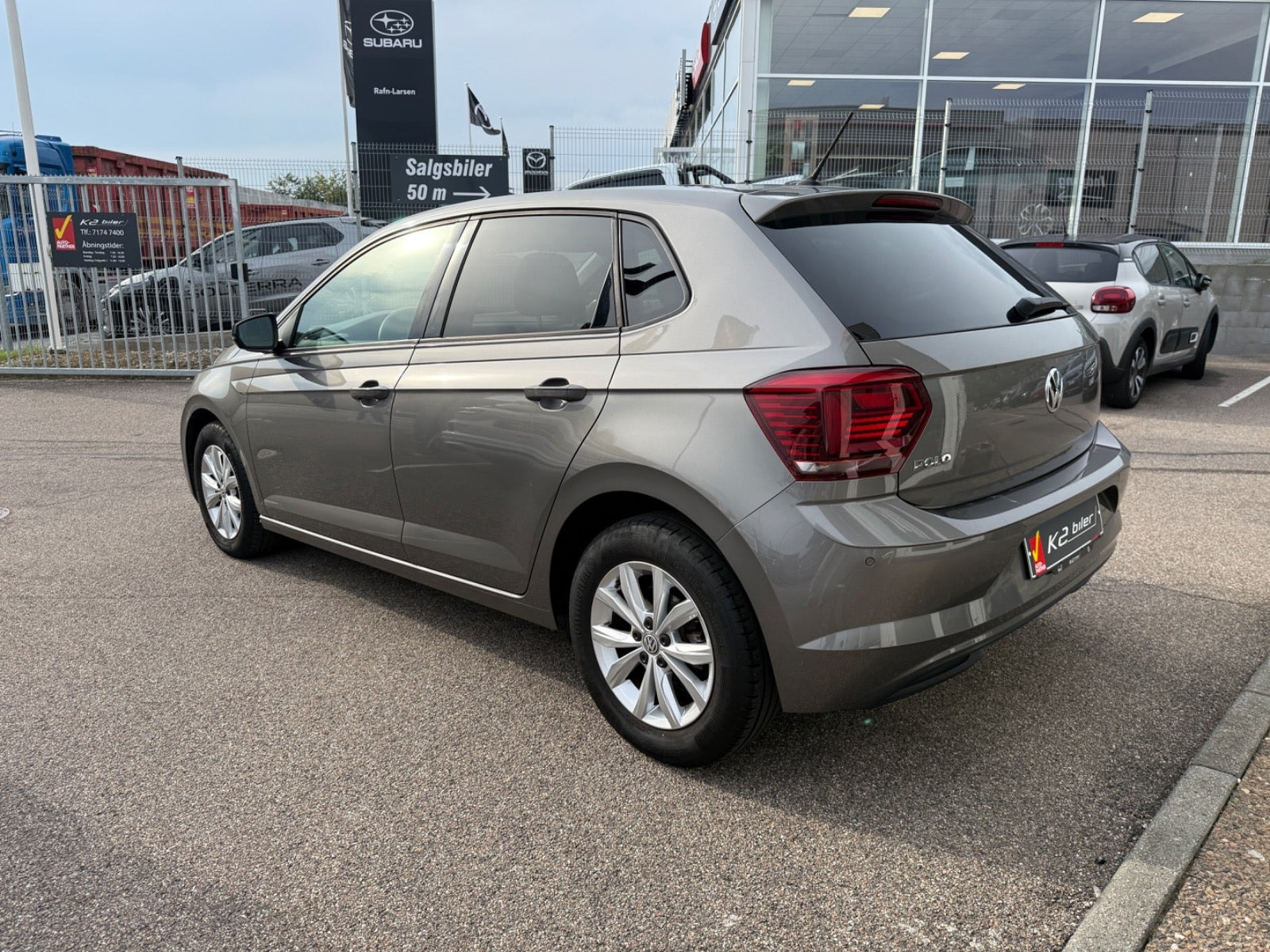 Grå VW Polo fra 2019