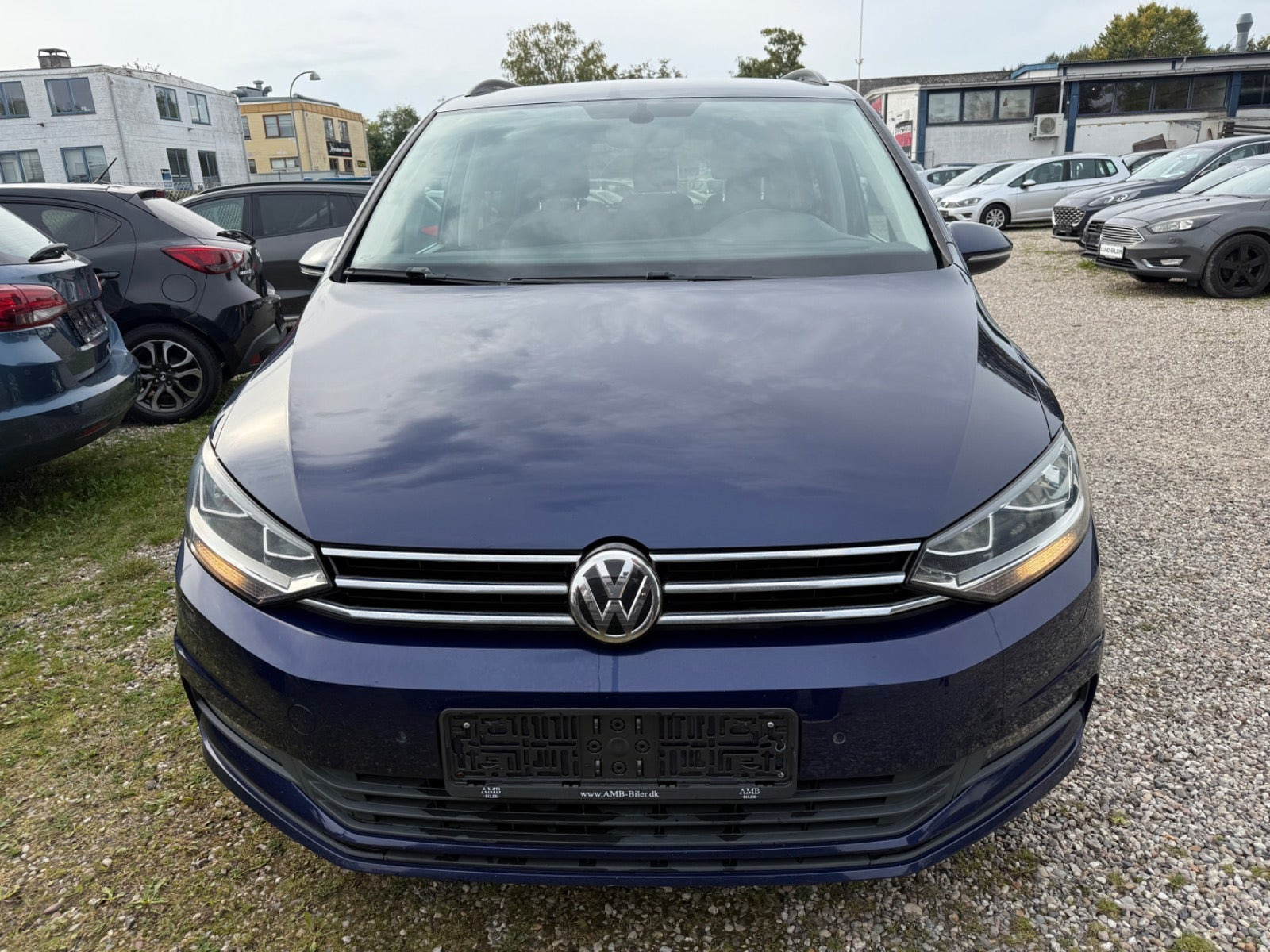 Blå VW Touran fra 2019