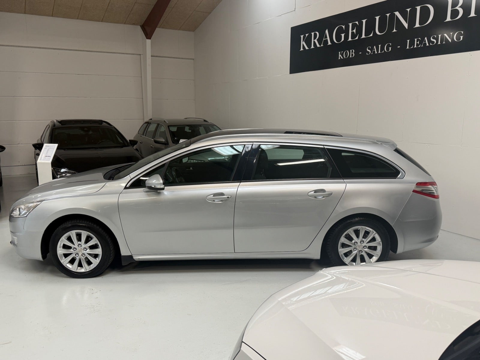 Grøn Peugeot 508 fra 2014