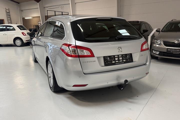 Grøn Peugeot 508 fra 2014
