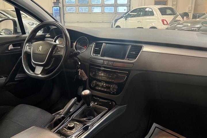 Grøn Peugeot 508 fra 2014