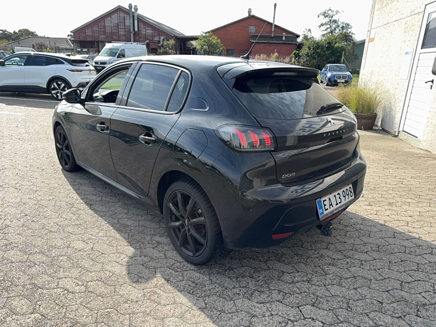 Sort Peugeot 208 fra 2023