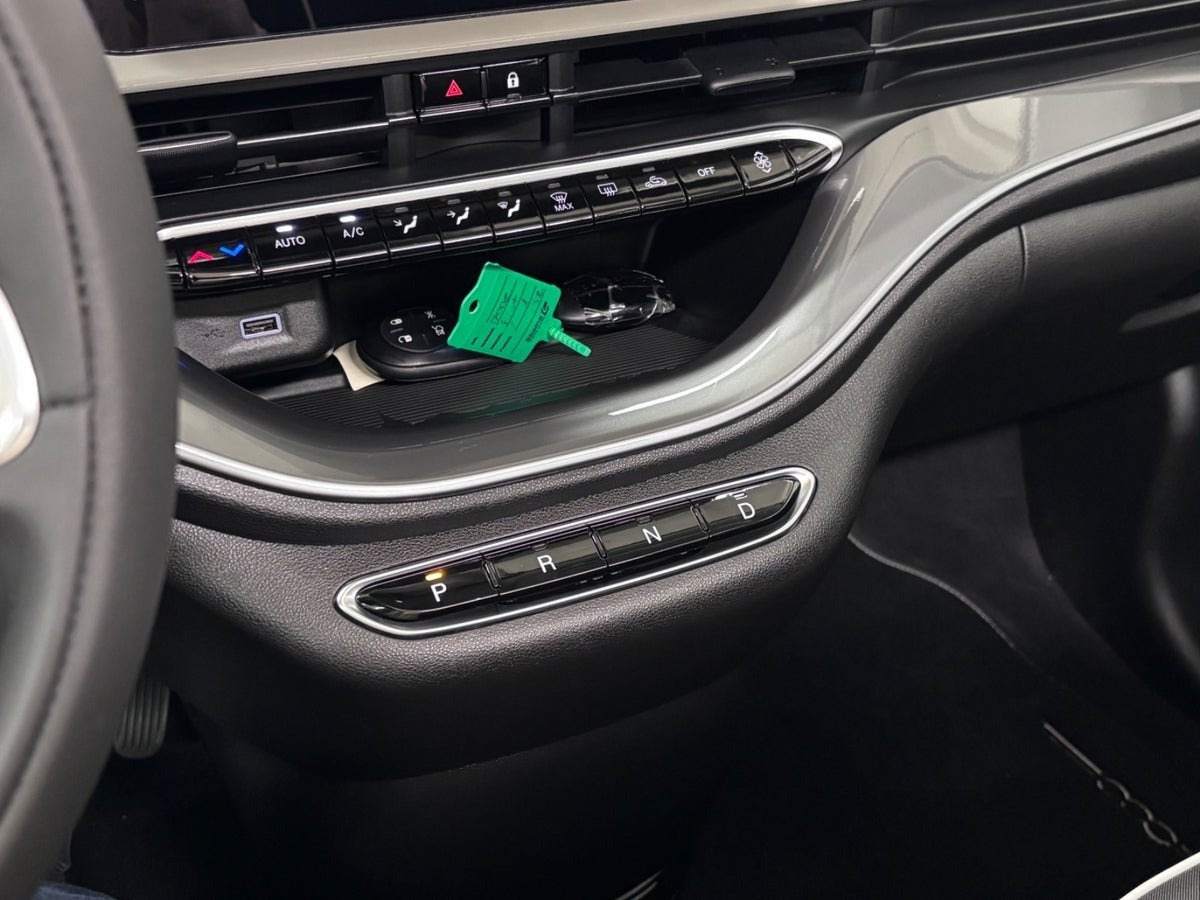 Hvid Fiat 500e fra 2023