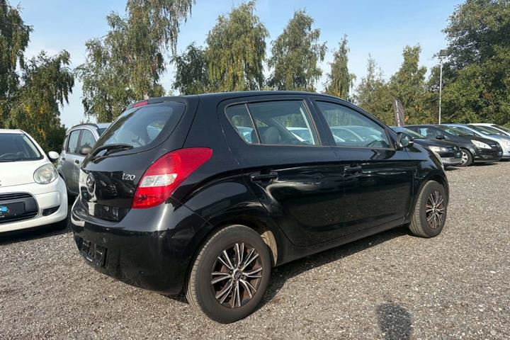 Sort Hyundai i20 fra 2010