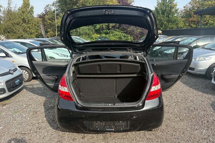Sort Hyundai i20 fra 2010