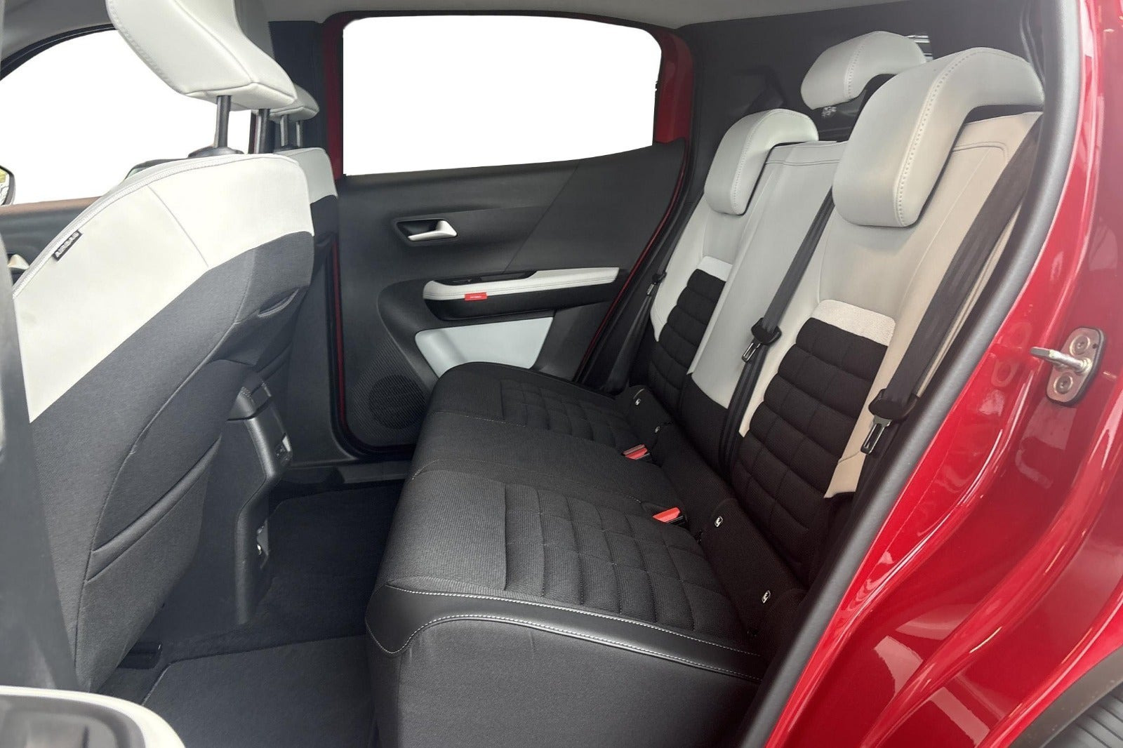 Rød Citroën e-C3 Aircross fra 2025