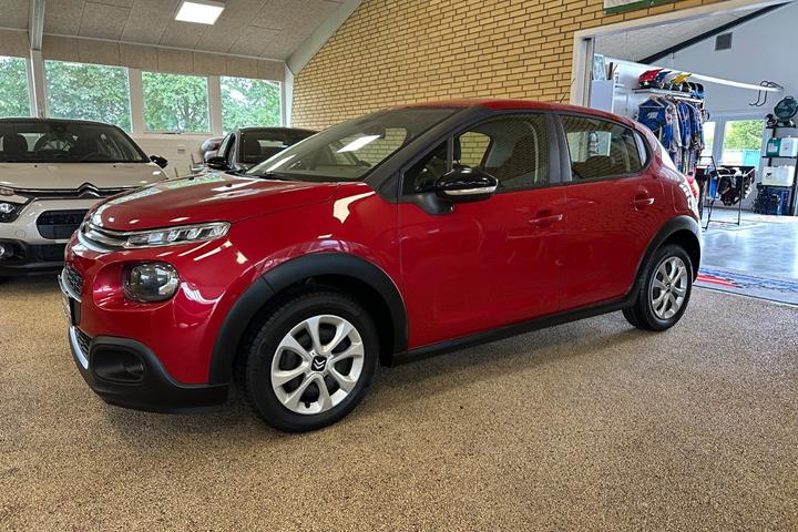 Rød Citroën C3 fra 2017