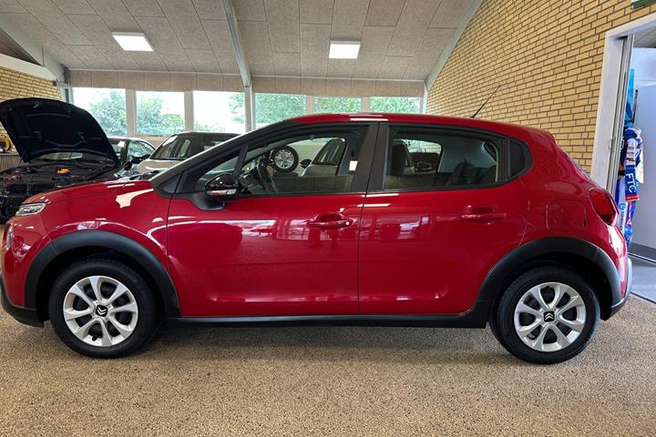 Rød Citroën C3 fra 2017