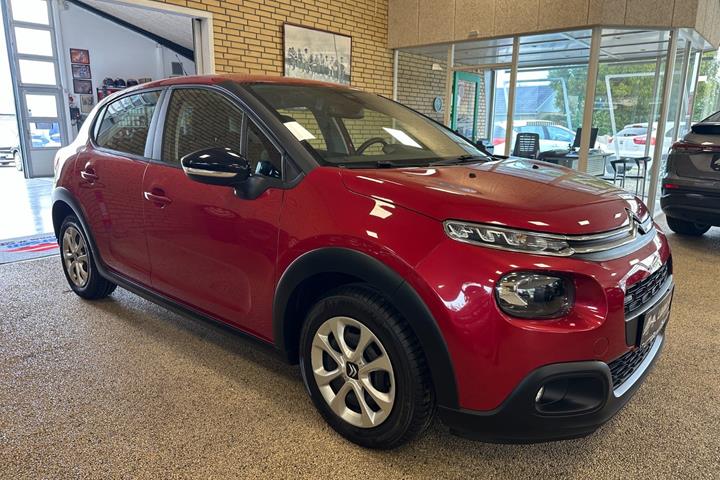 Rød Citroën C3 fra 2017