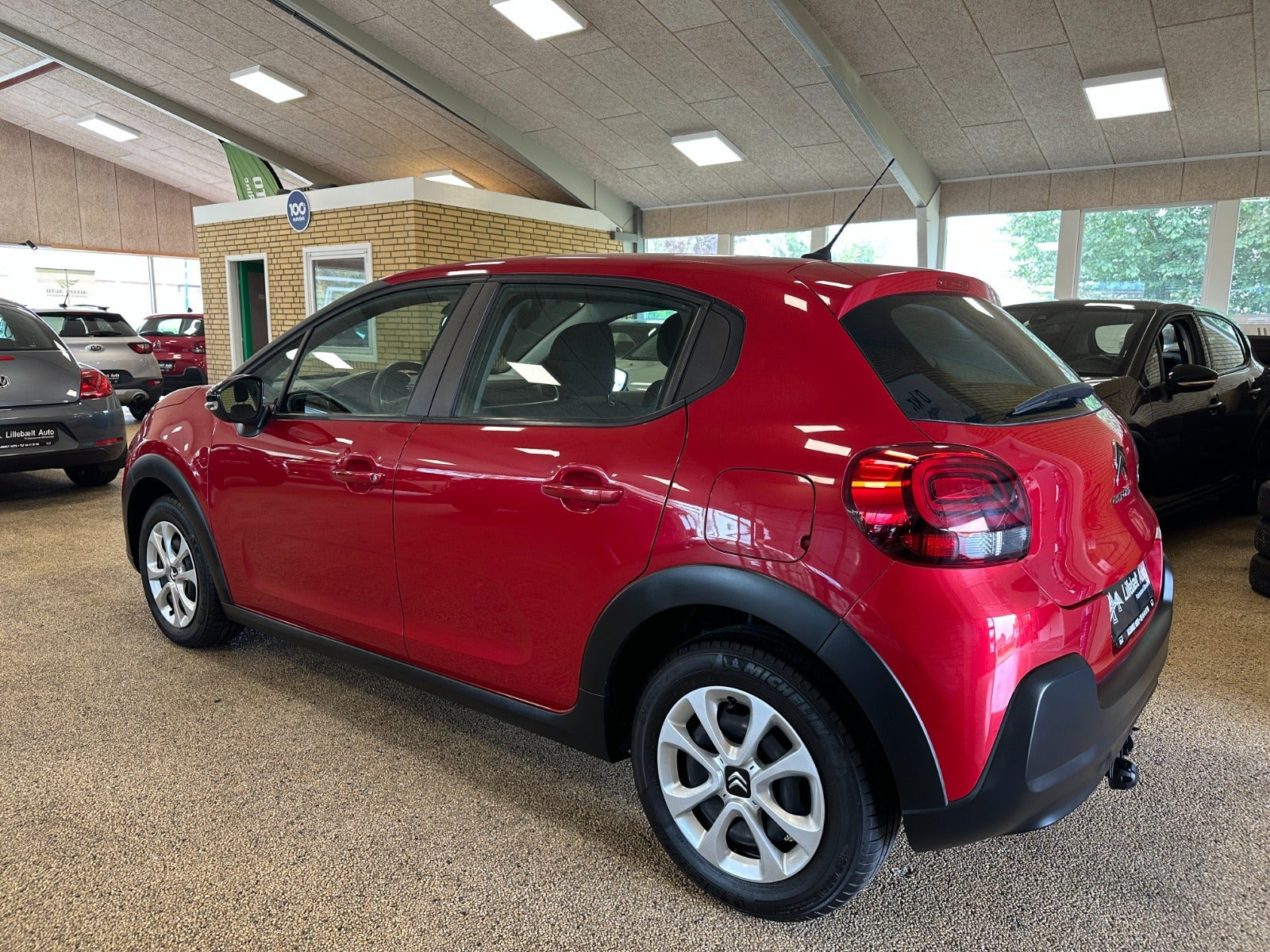 Rød Citroën C3 fra 2017