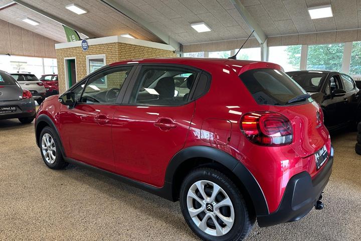 Rød Citroën C3 fra 2017