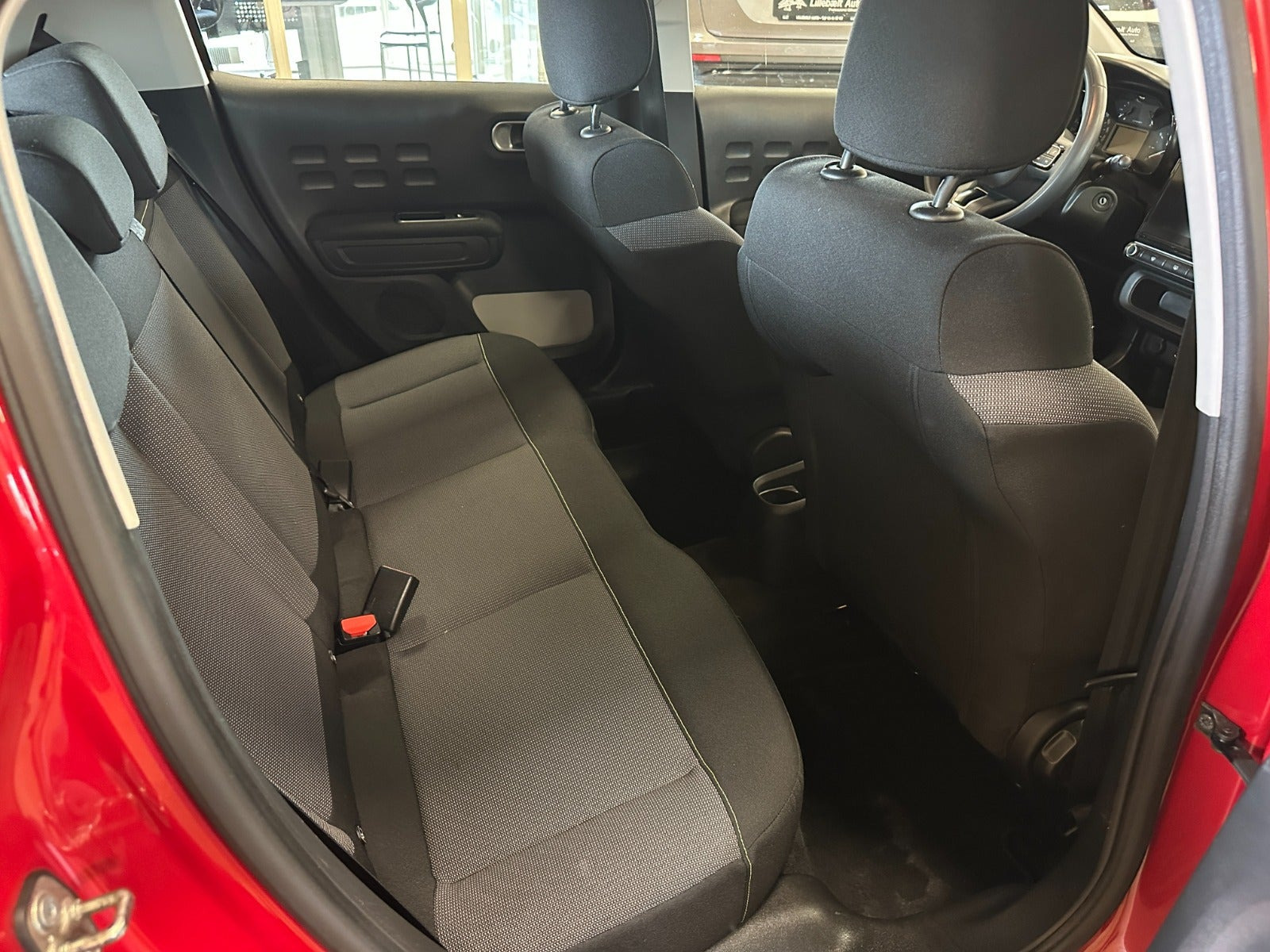 Rød Citroën C3 fra 2017