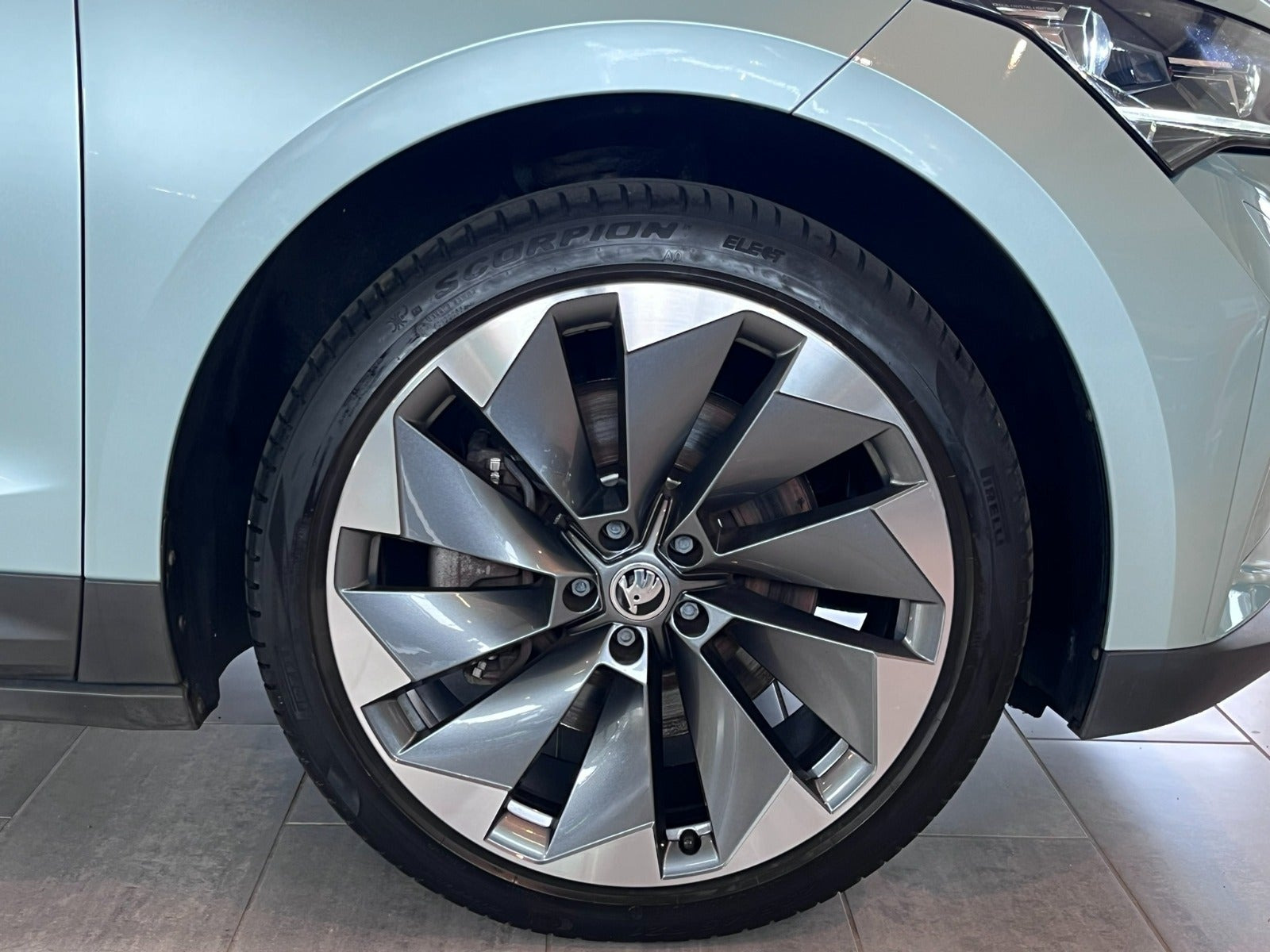 Sølv Skoda Enyaq fra 2021