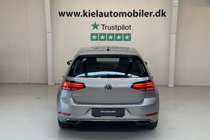 Sølv VW Golf VII fra 2019