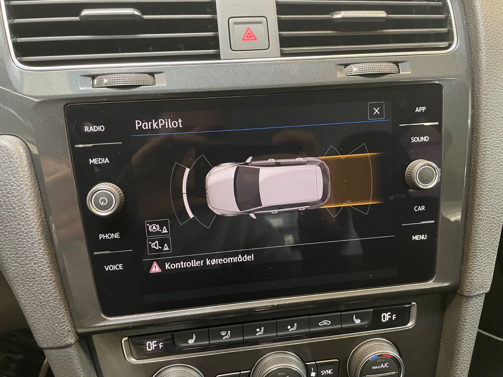 Sølv VW Golf VII fra 2019