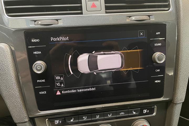 Sølv VW Golf VII fra 2019
