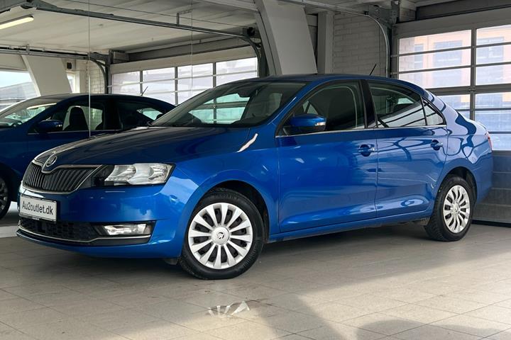 Blå Skoda Rapid fra 2019