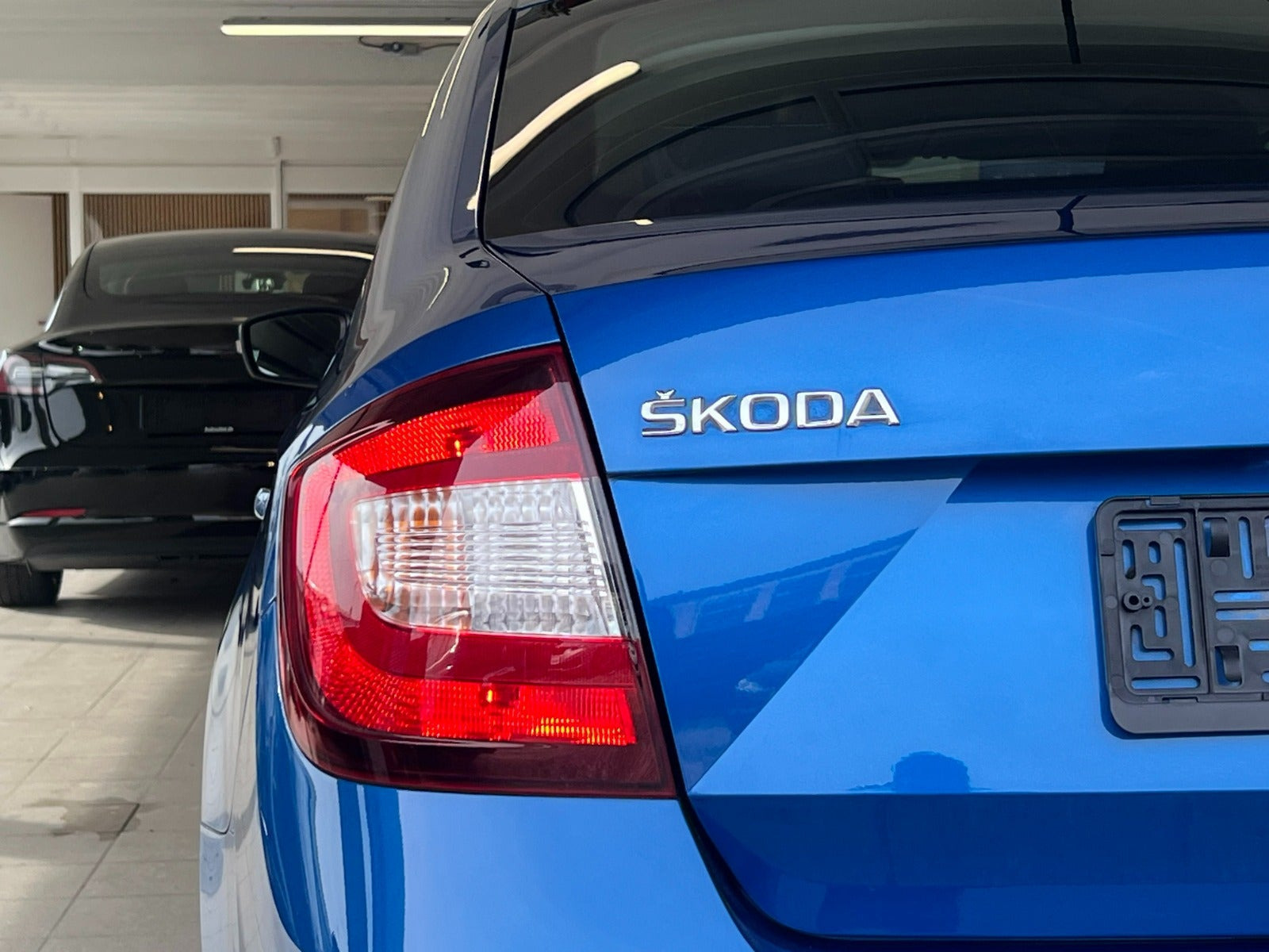 Blå Skoda Rapid fra 2019