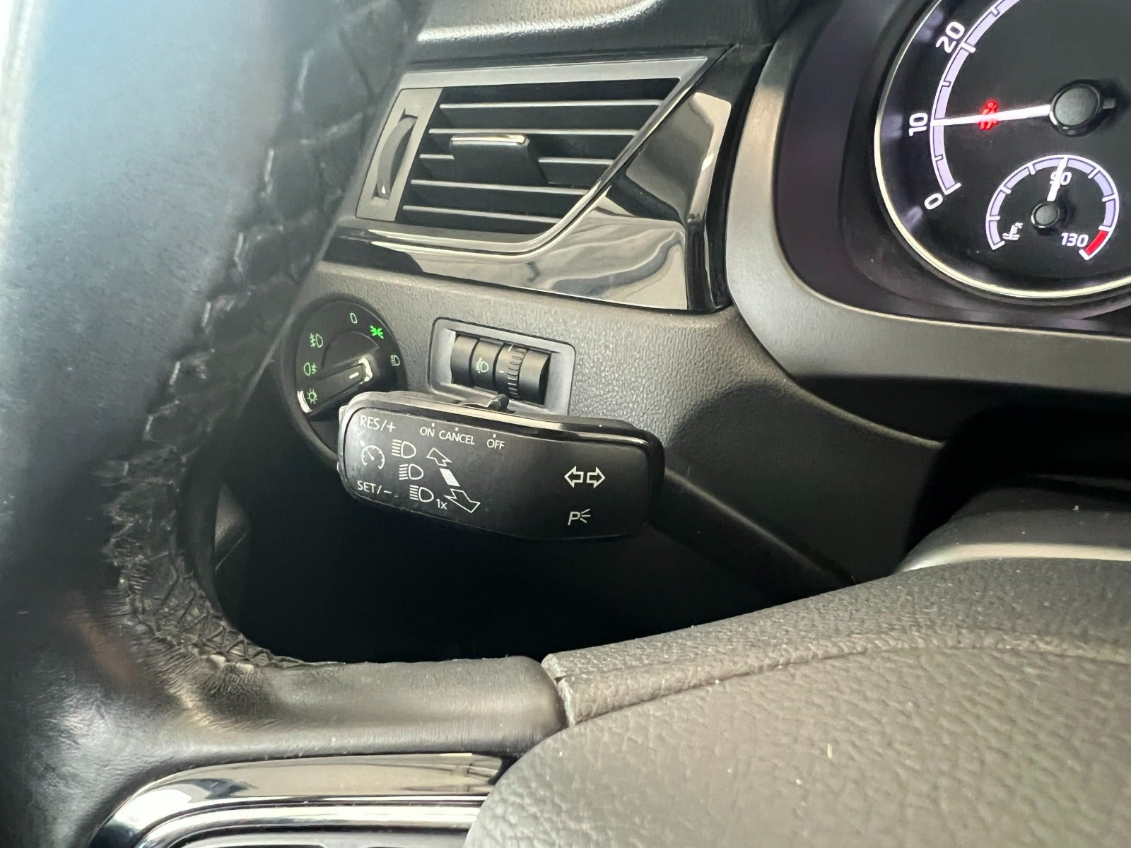 Blå Skoda Rapid fra 2019