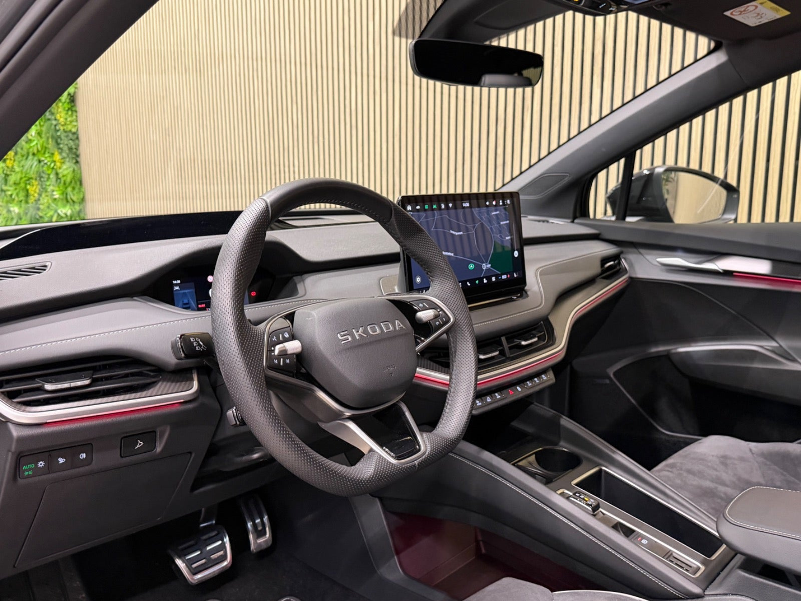 Grå Skoda Enyaq fra 2026