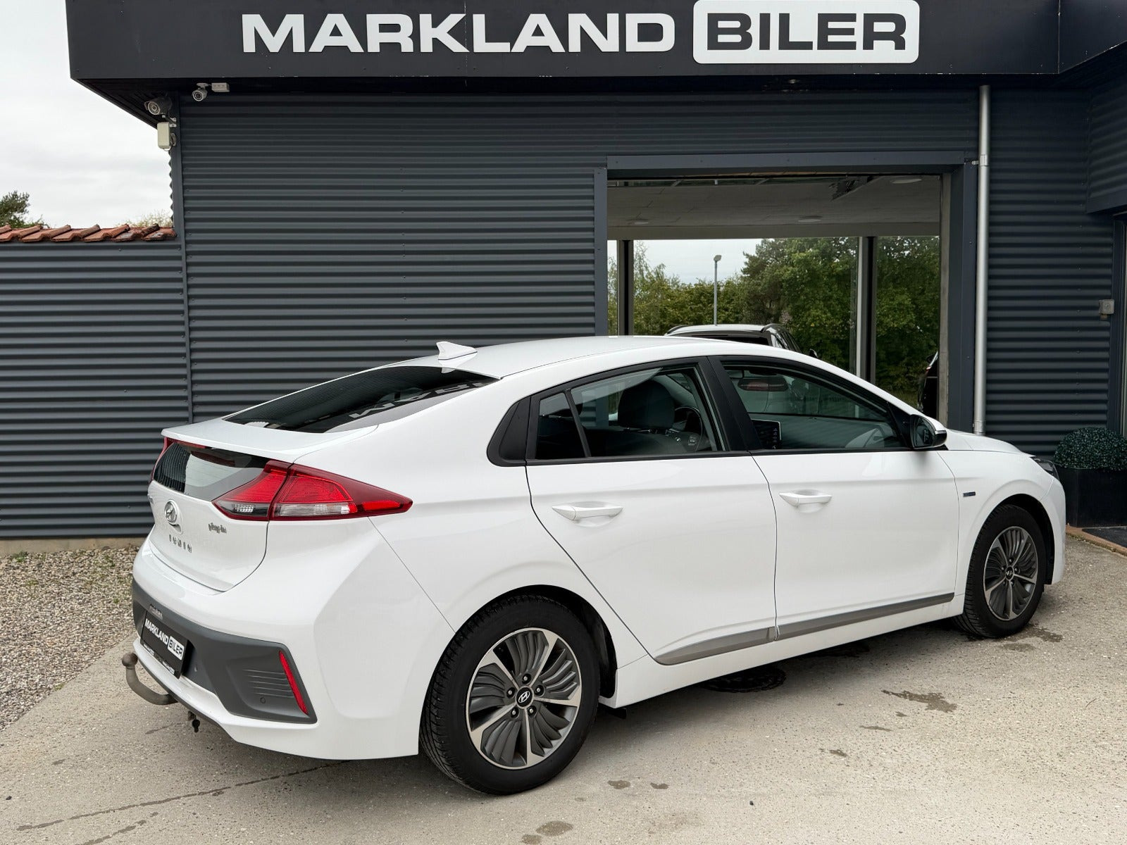 Hvid Hyundai Ioniq fra 2020