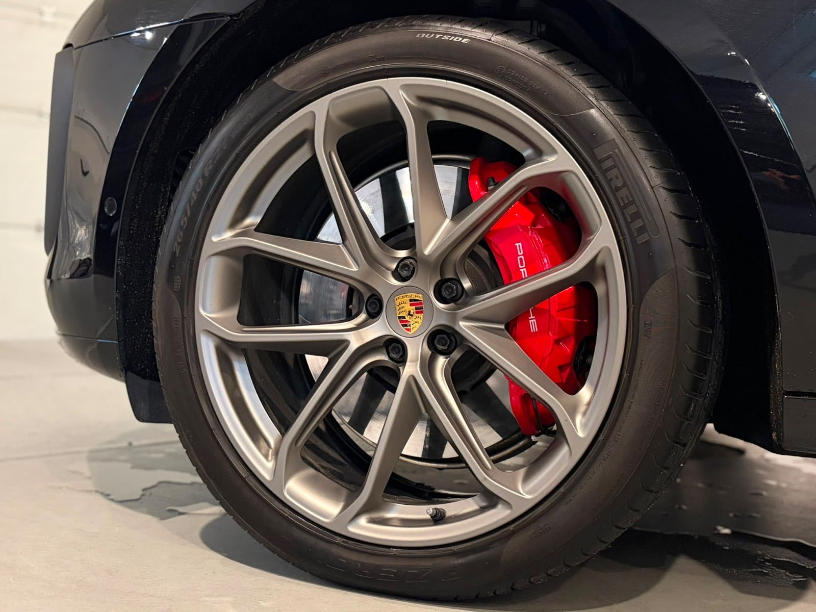 Sort Porsche Macan GTS fra 2022
