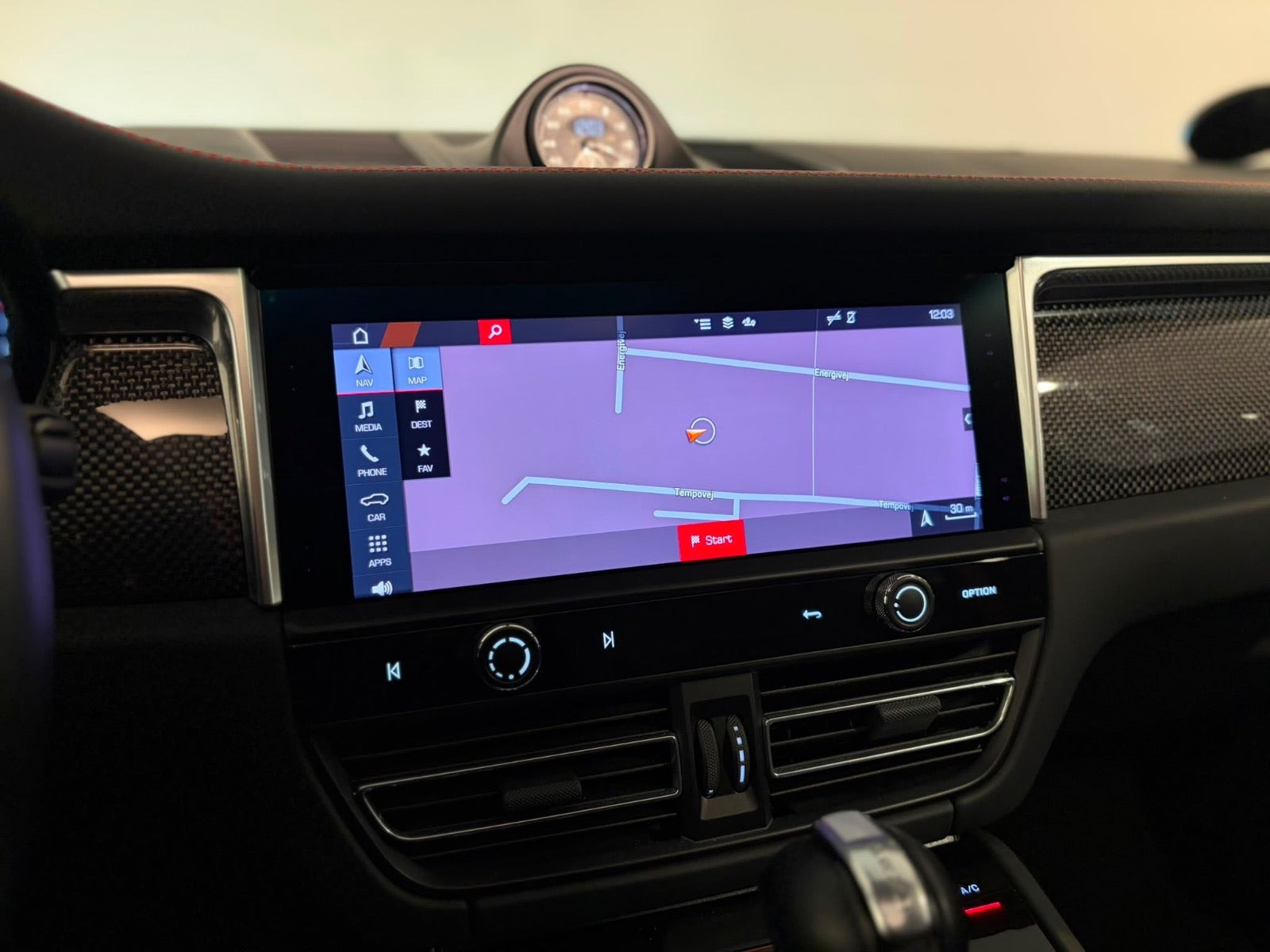 Sort Porsche Macan GTS fra 2022