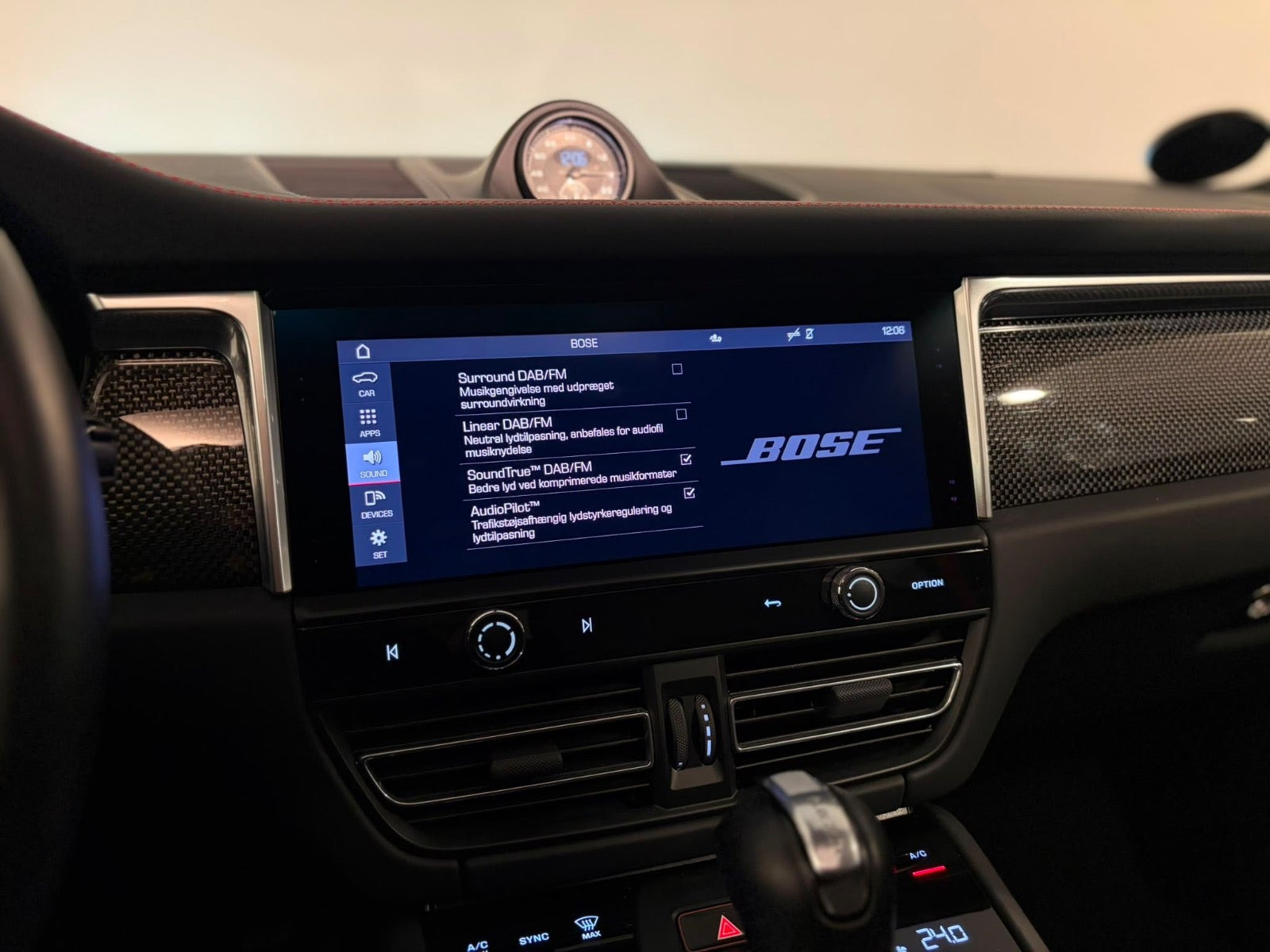 Sort Porsche Macan GTS fra 2022