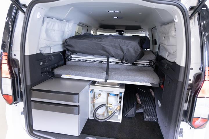 Hvid VW Caddy Maxi fra 2023