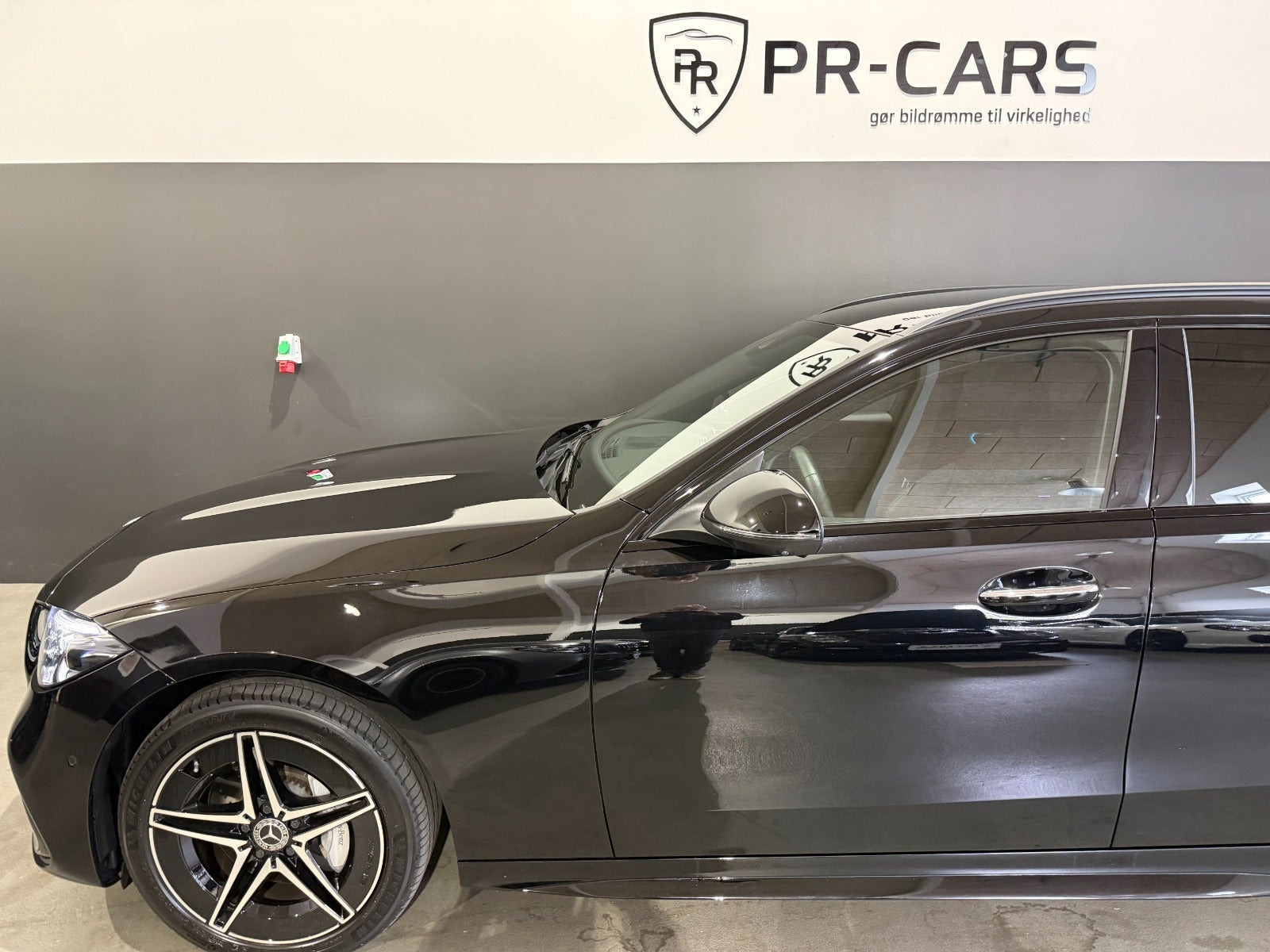 Sort Mercedes C300 e fra 2024