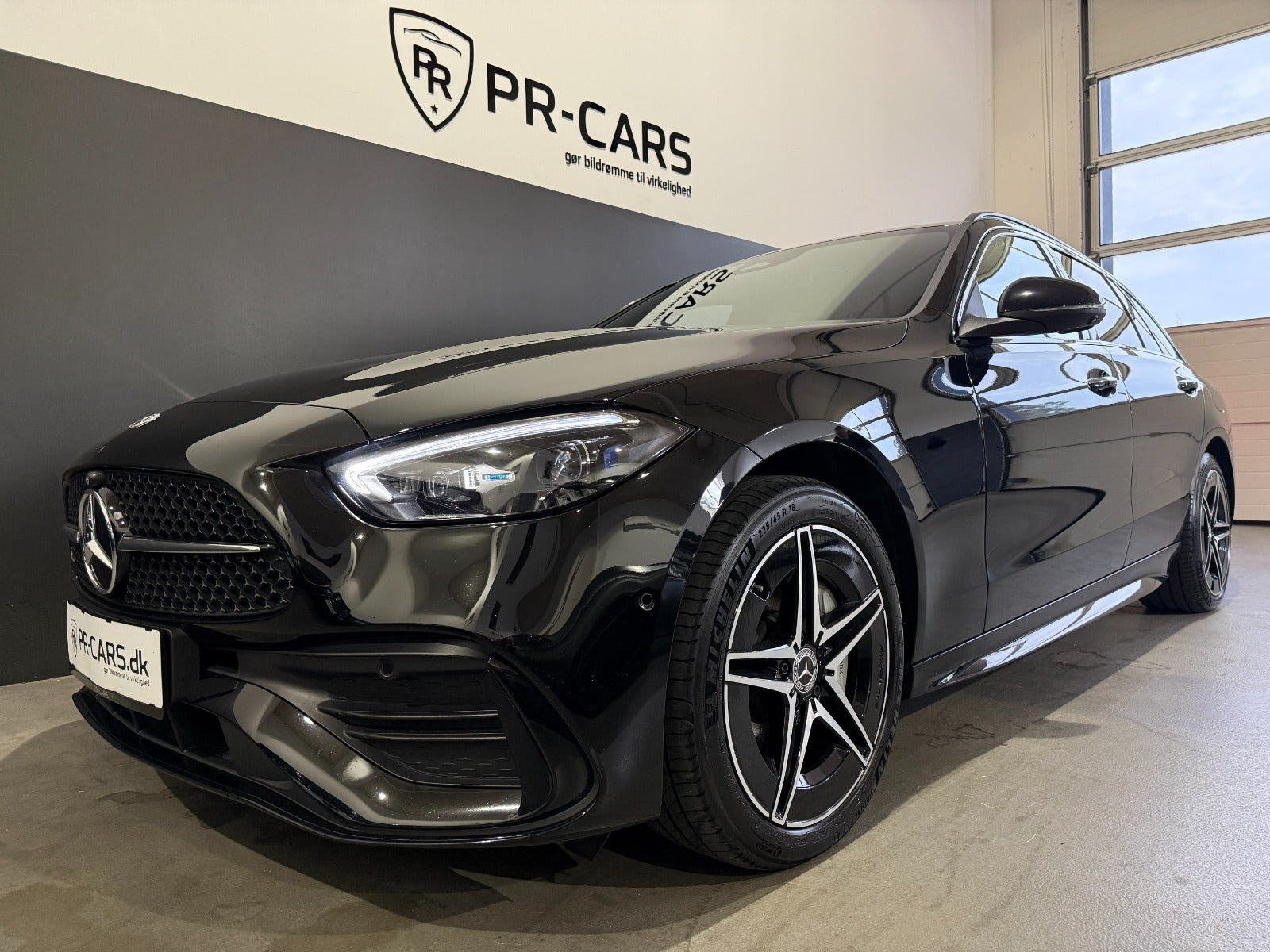Sort Mercedes C300 e fra 2024