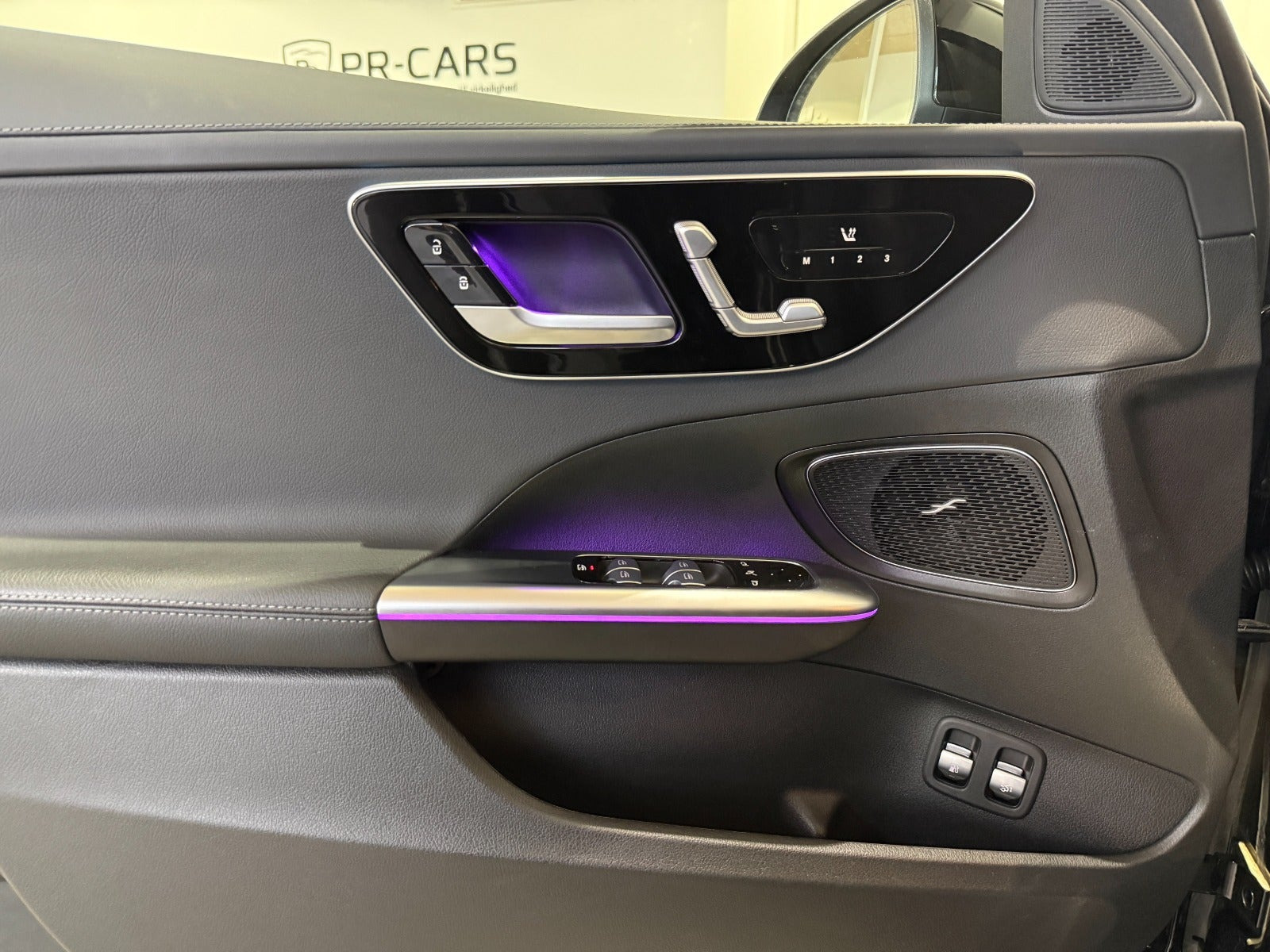 Sort Mercedes C300 e fra 2024