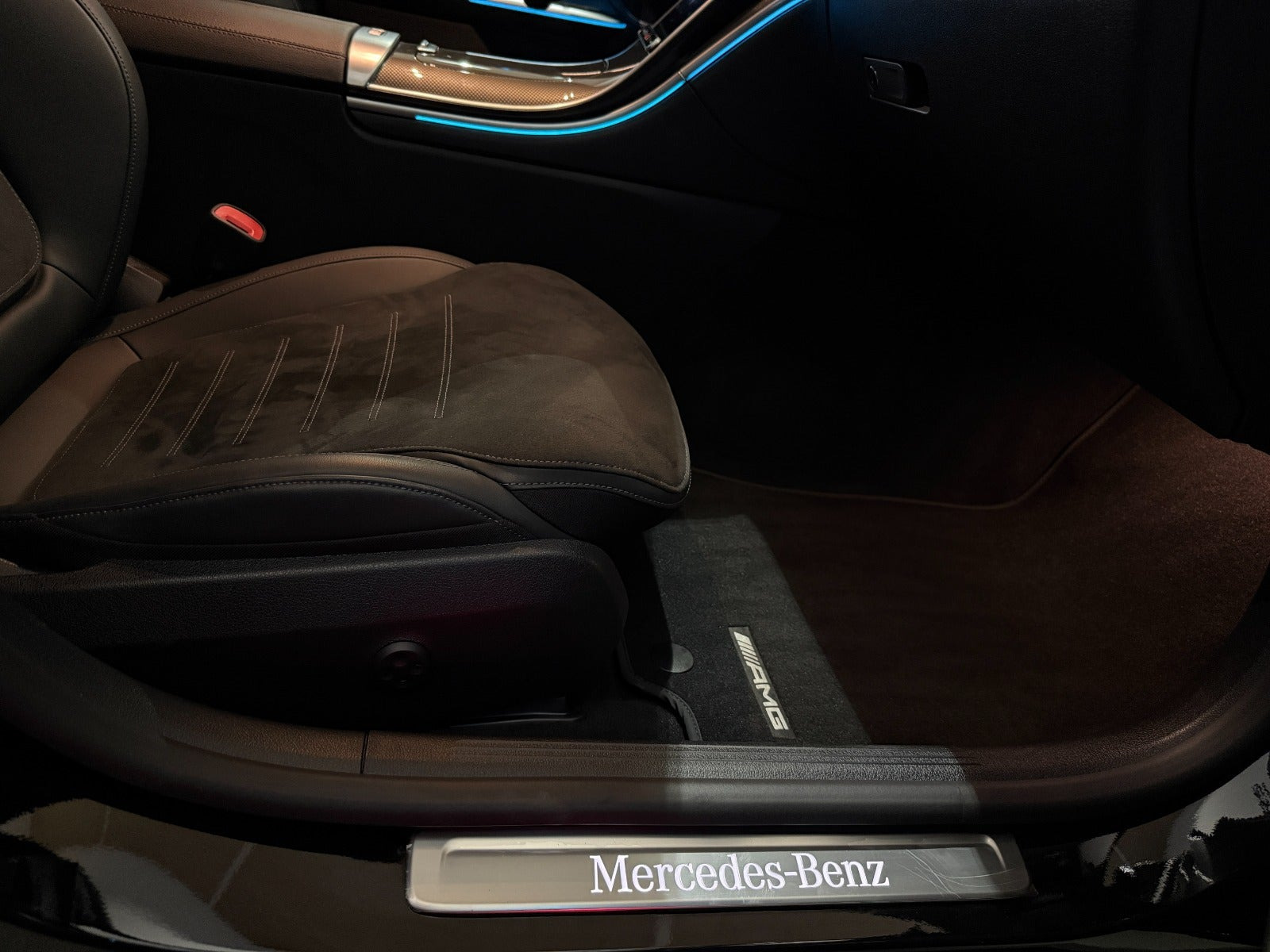 Sort Mercedes C300 e fra 2024