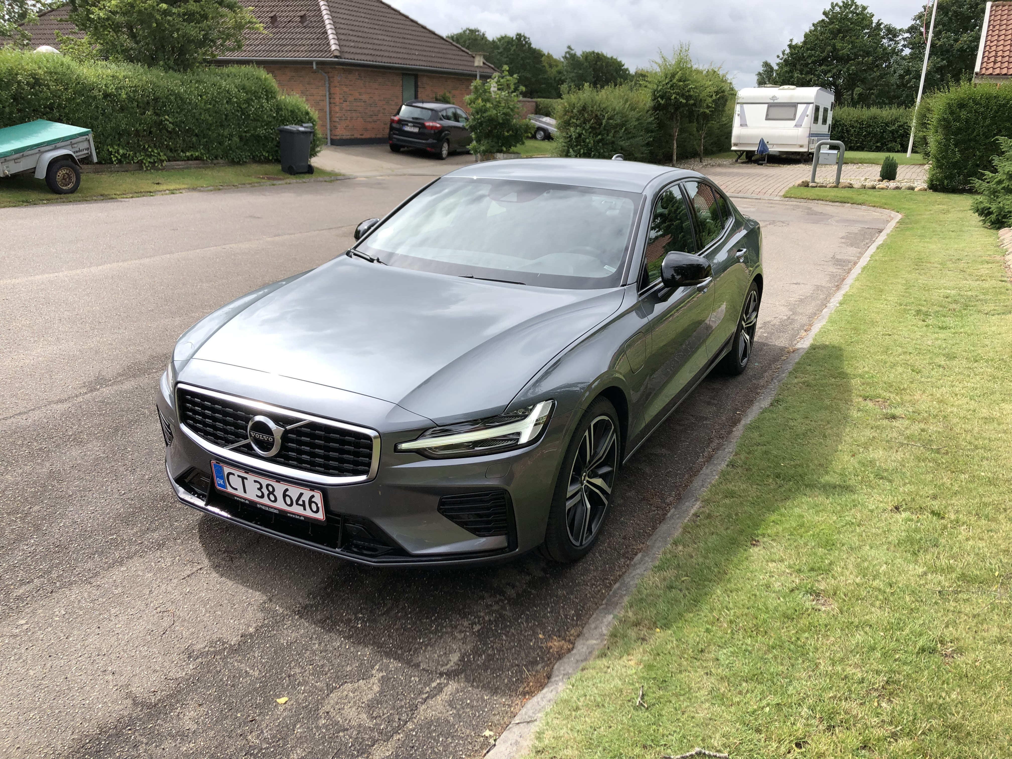 Grå Volvo S60 fra 2020