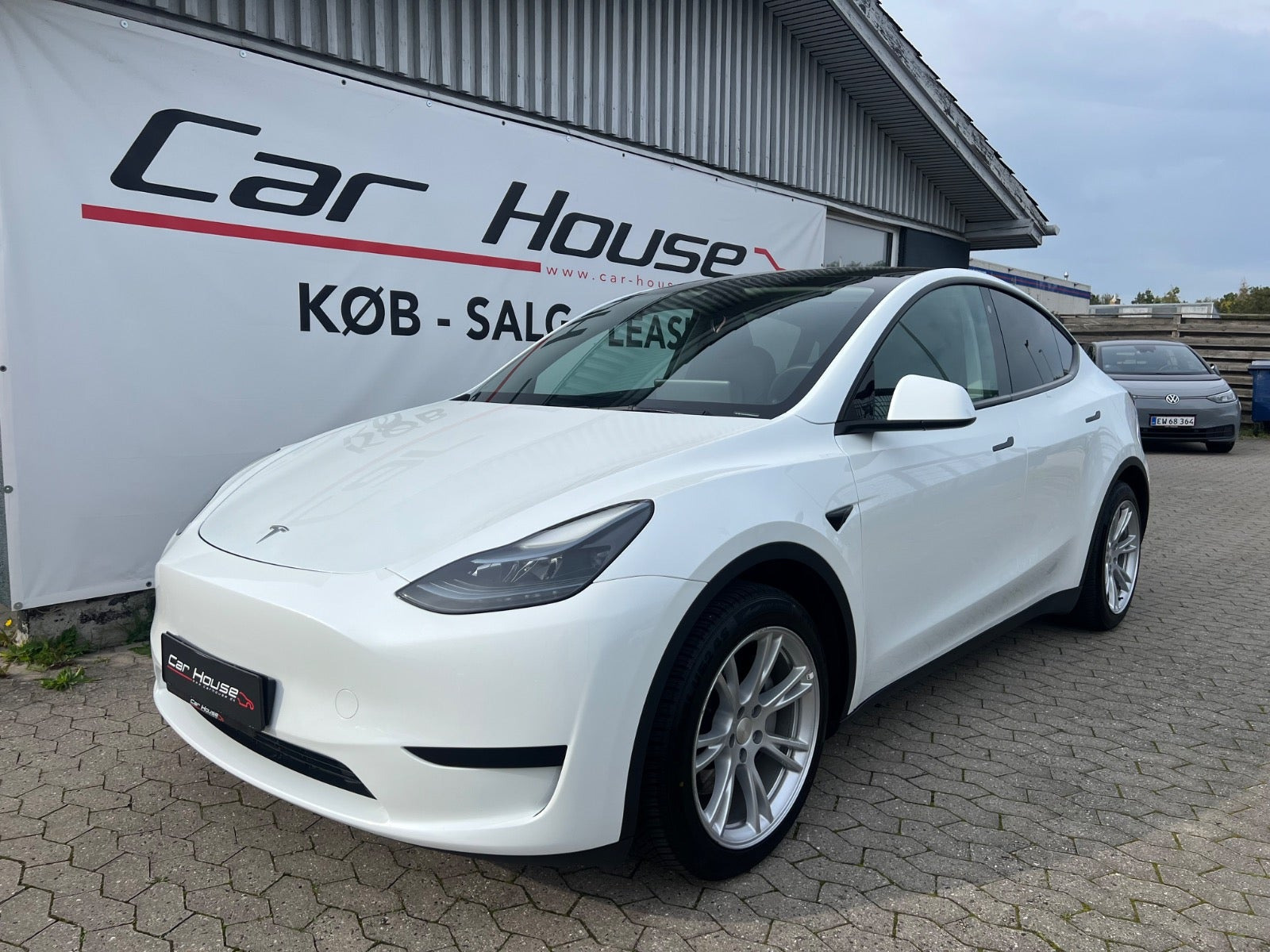 Tesla Model Y RWD