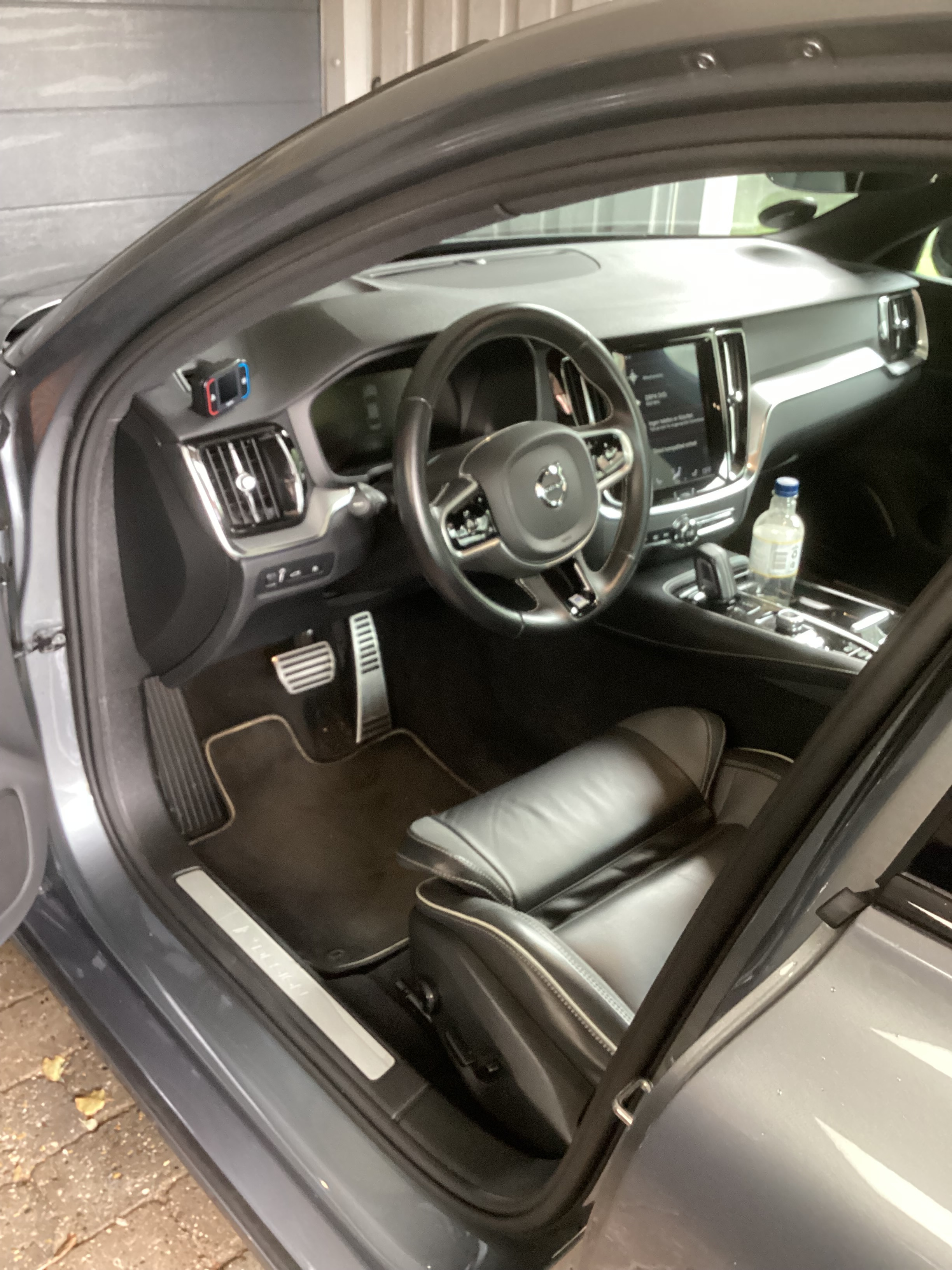 Grå Volvo S60 fra 2020