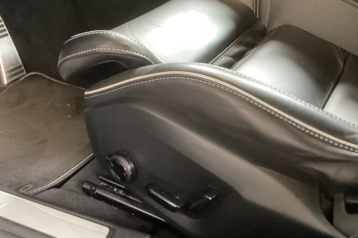 Grå Volvo S60 fra 2020