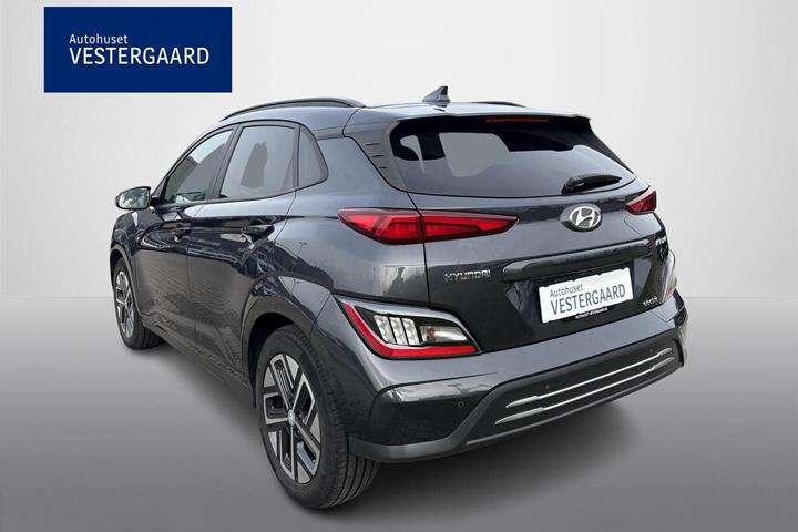 Grå Hyundai Kona fra 2021