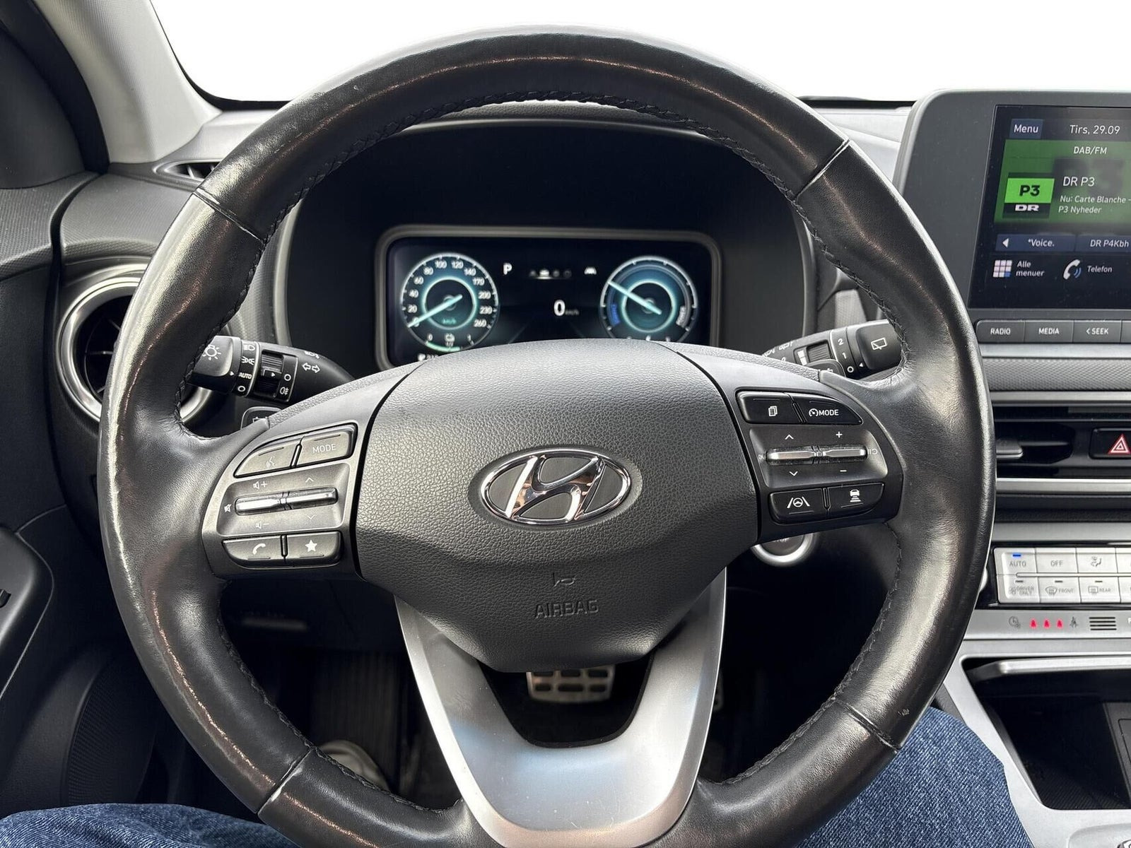 Grå Hyundai Kona fra 2021