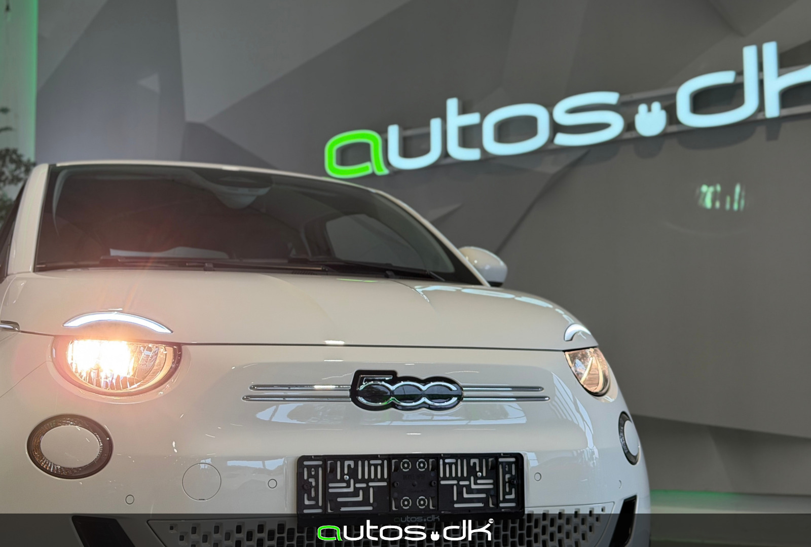 Hvid Fiat 500e fra 2024