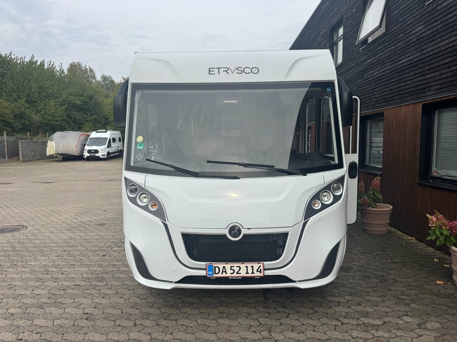 Hvid Etrusco I7400SB fra 2021