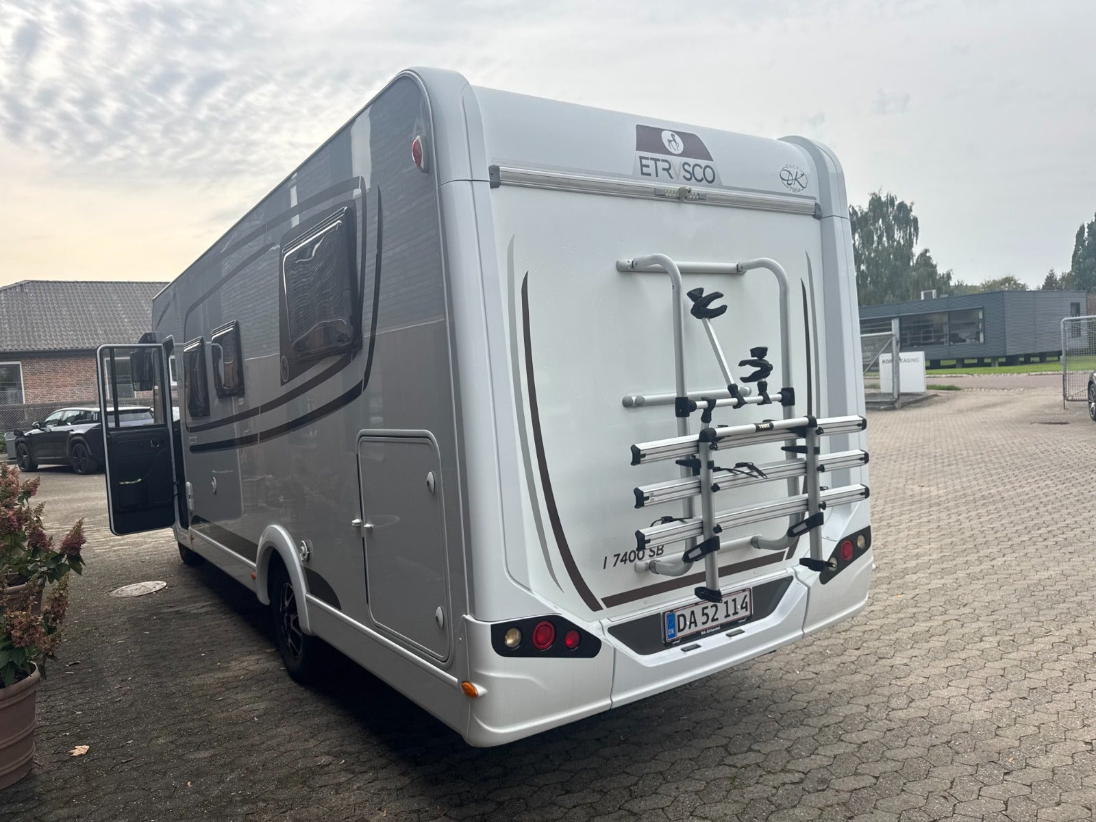 Hvid Etrusco I7400SB fra 2021
