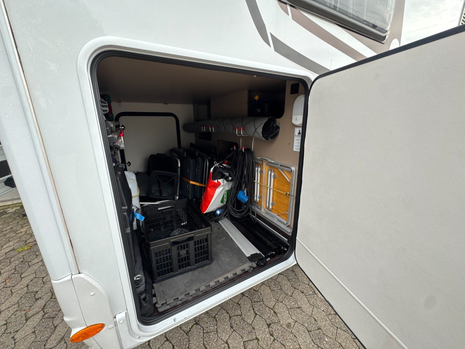 Hvid Etrusco I7400SB fra 2021