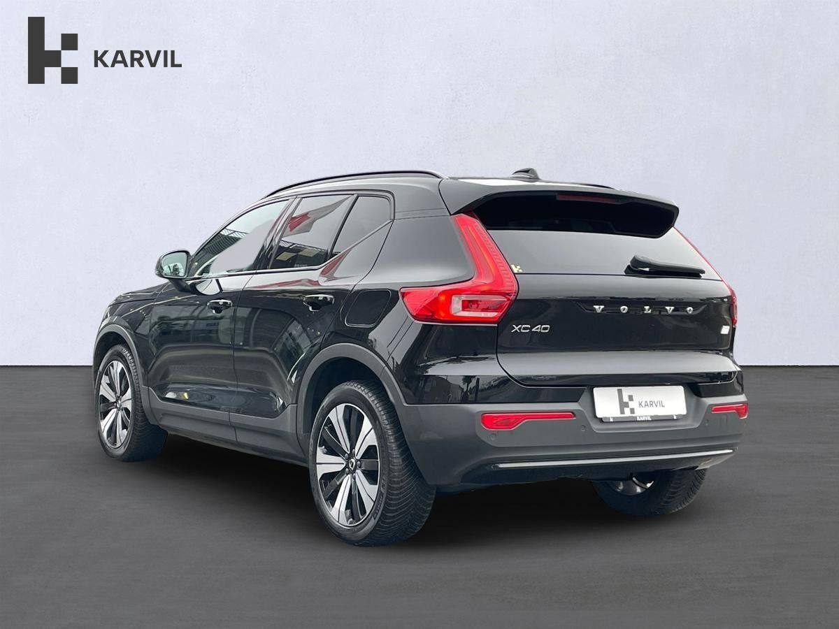 Sort Volvo XC40 fra 2023