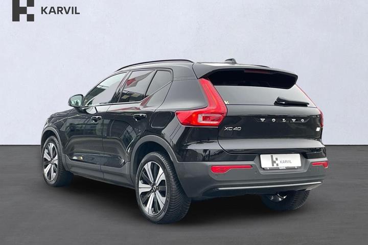 Sort Volvo XC40 fra 2023