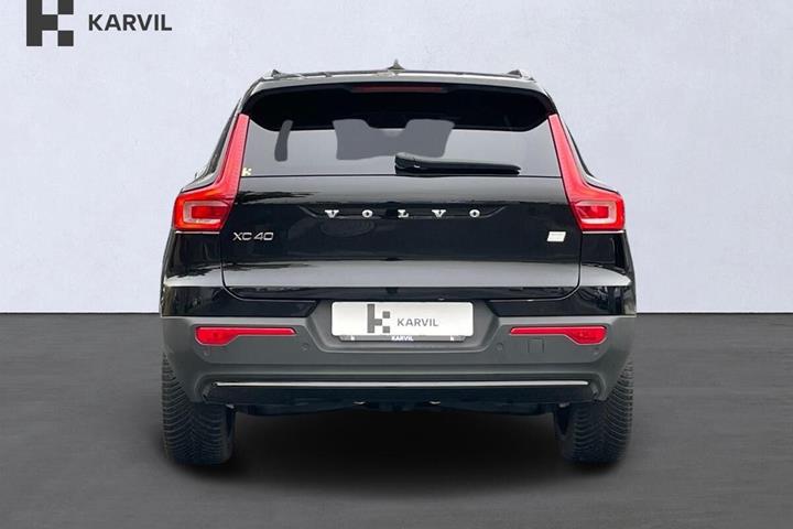 Sort Volvo XC40 fra 2023