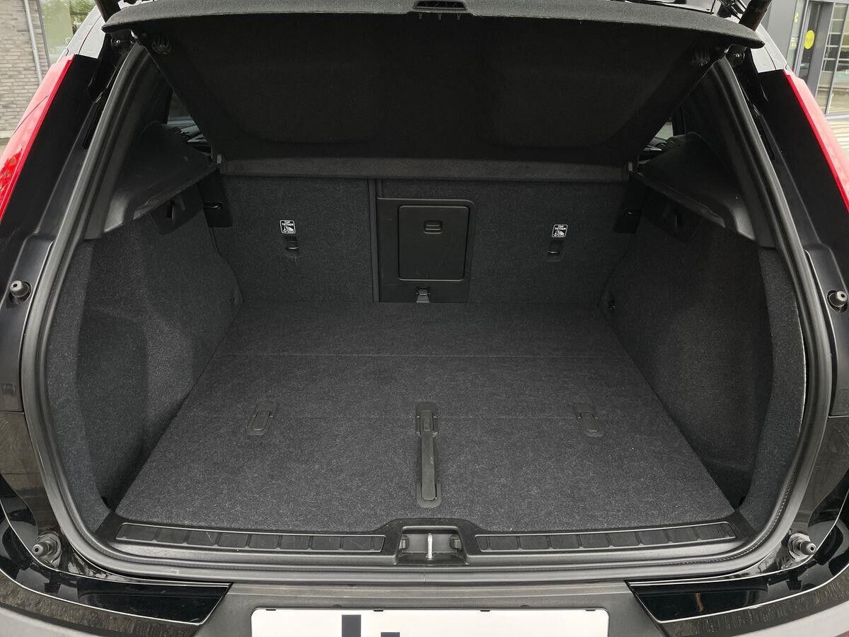 Sort Volvo XC40 fra 2023