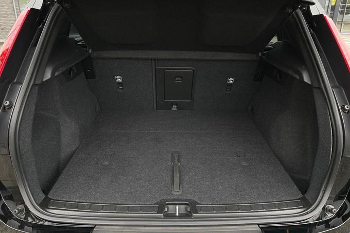 Sort Volvo XC40 fra 2023